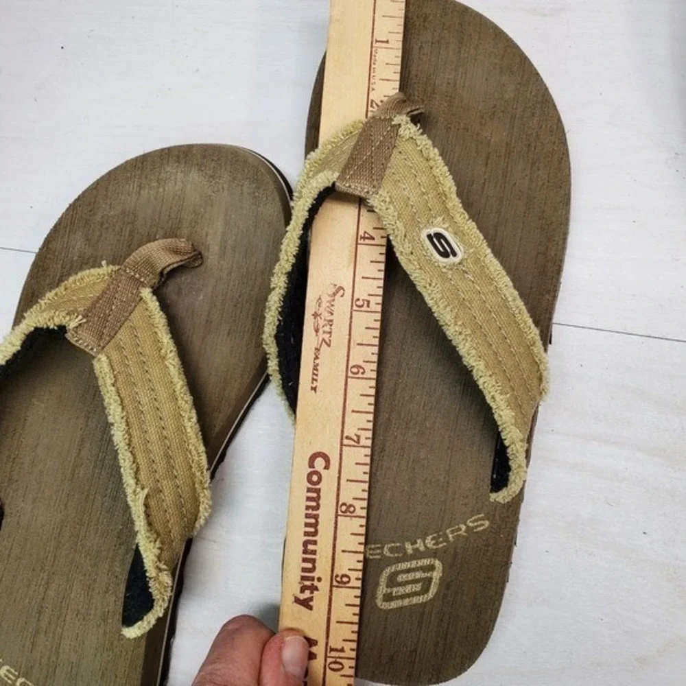 Skechers Men's Flip Flops Thong‎ Sandals Brown Tan Canvas Strap Comfort Size 7